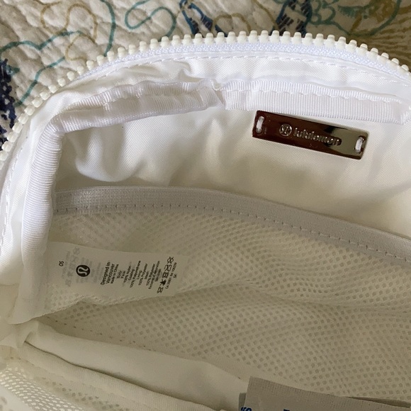 lululemon camera bag dupe